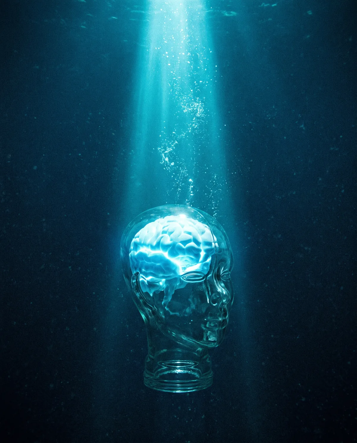 Light beam through water onto a glass head, illustrating evening soak brain recovery